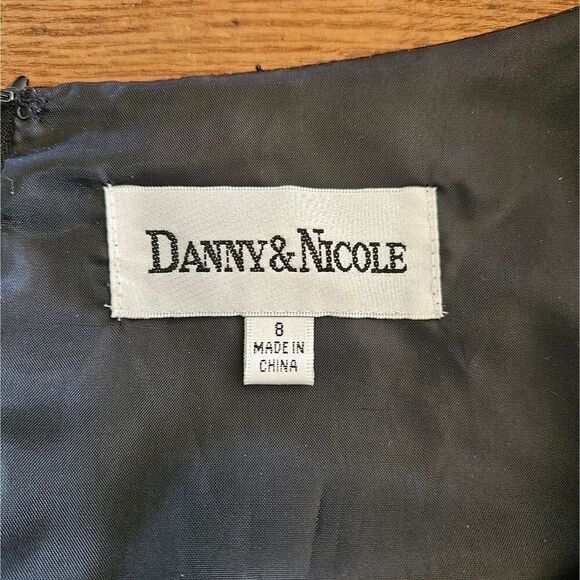 Danny & Nicole Off‑Shoulder Dress Black/White Size 8 | Elegant Evening Wear - Picture 2 of 10